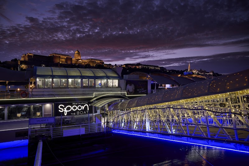 Spoon The Boat
