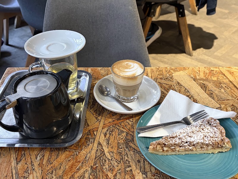 Magvető Café